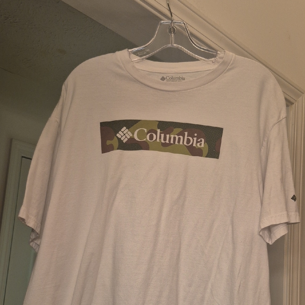 Columbia Men's White Camo Logo T-Shirt